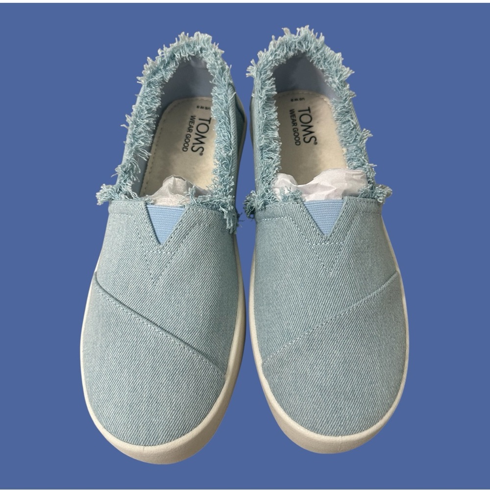 TOMS Denim Verona Slip On Sneaker. 
Size 9